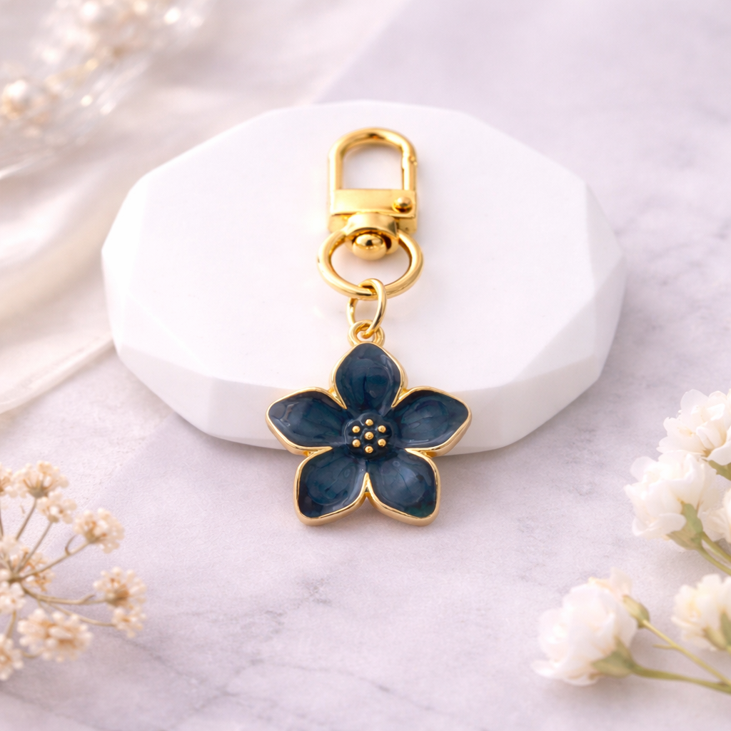 Fleur Éternelle Charm